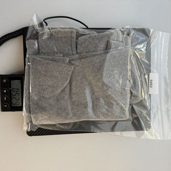 Nordstrom V Neck Sweater Womens Medium Gray 100% Cashmere Pullover Soft Comfy - Picture 6 of 6